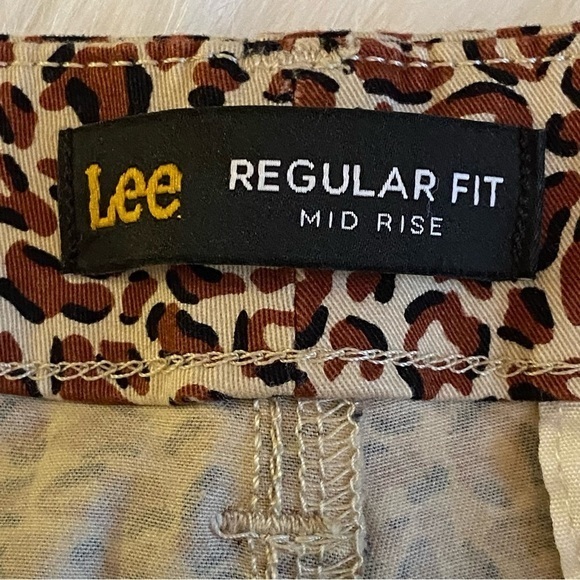Lee Women's Leopard Print Shorts Regular Fit Mid Rise‎ Size 12 Pockets New - Picture 11 of 11